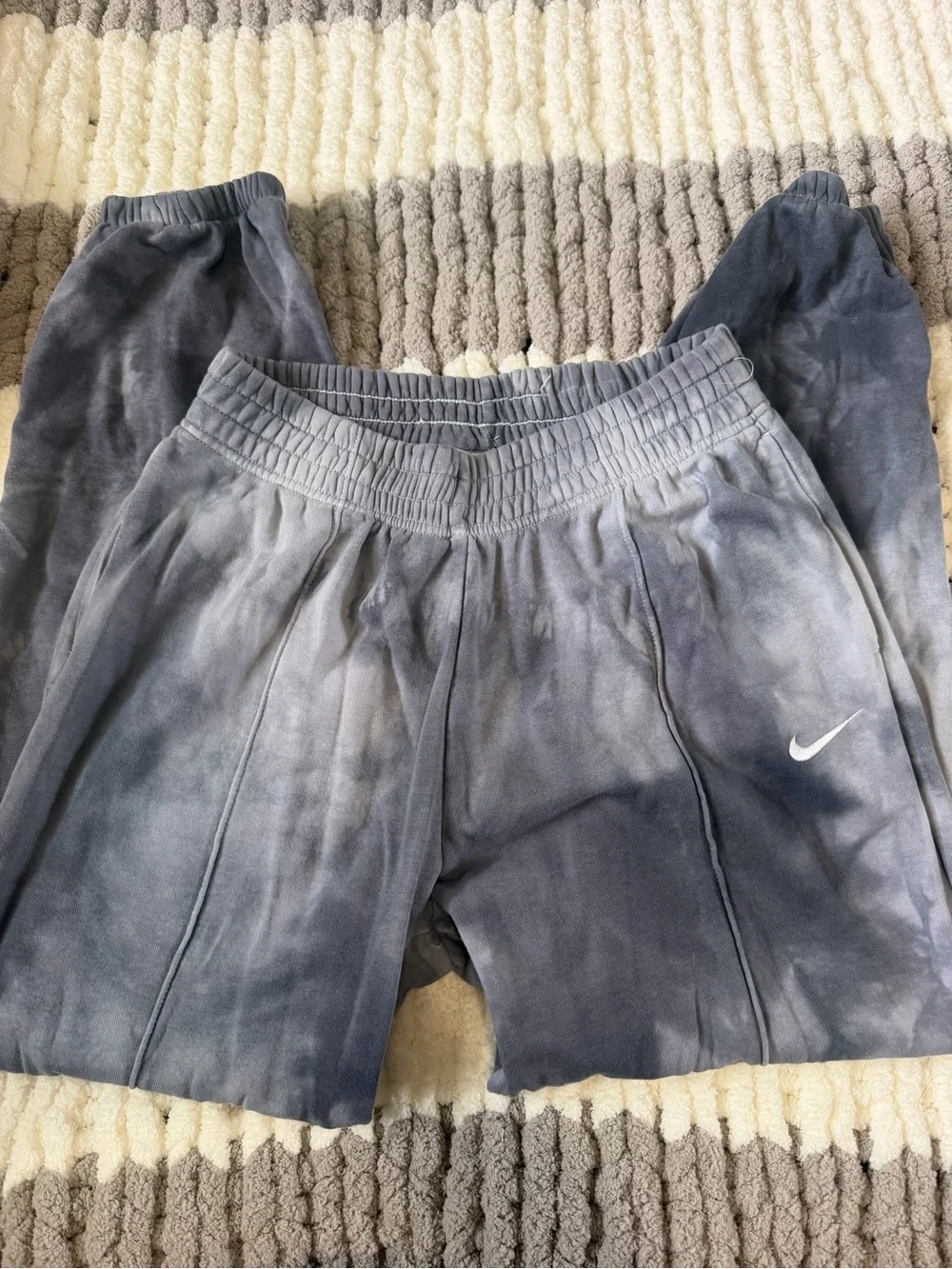 Women’s Nike tie-dye joggers size medium